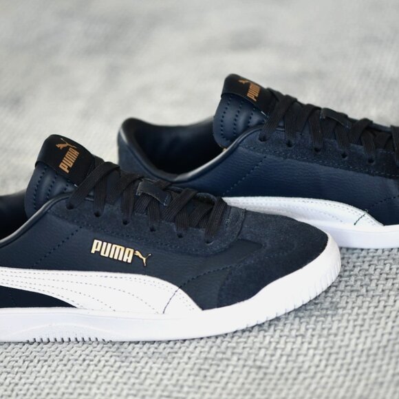 PRE-0WNED Size: 5 Big Kid/6.5 Women | Puma Club 5v5 Sneaker | Club Navy/White - Picture 11 of 12